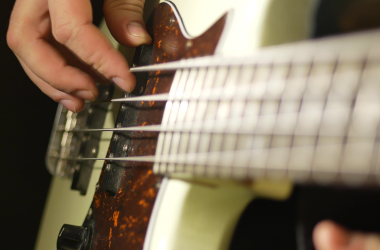 instrumento bajo-electrico